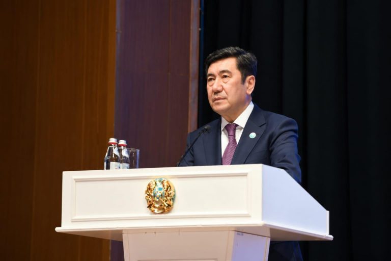 Халық Кеңесі әдеп дағдарысын көтерді