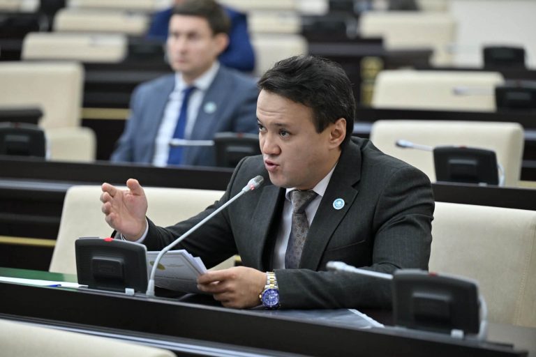 Сарбаз қазасы: Халық Кеңесінің мүшесі қаралы хабарды жеткізу тәртібін өзгертуді ұсынды